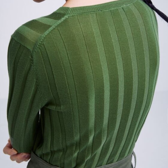 Green Knit Ribbed Sweater 